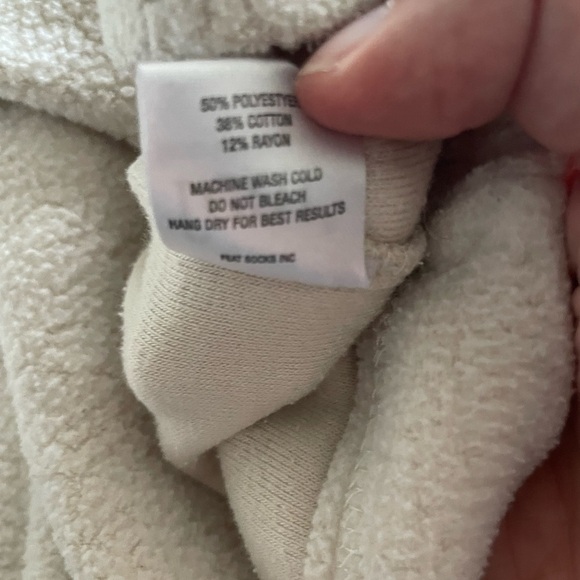 Feat BlanketBlend Cropped Hoodie Oatmilk - Picture 5 of 9